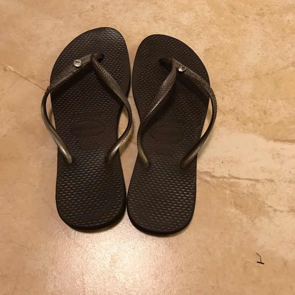 Women’s size 6 brown haviannas - Picture 2 of 3